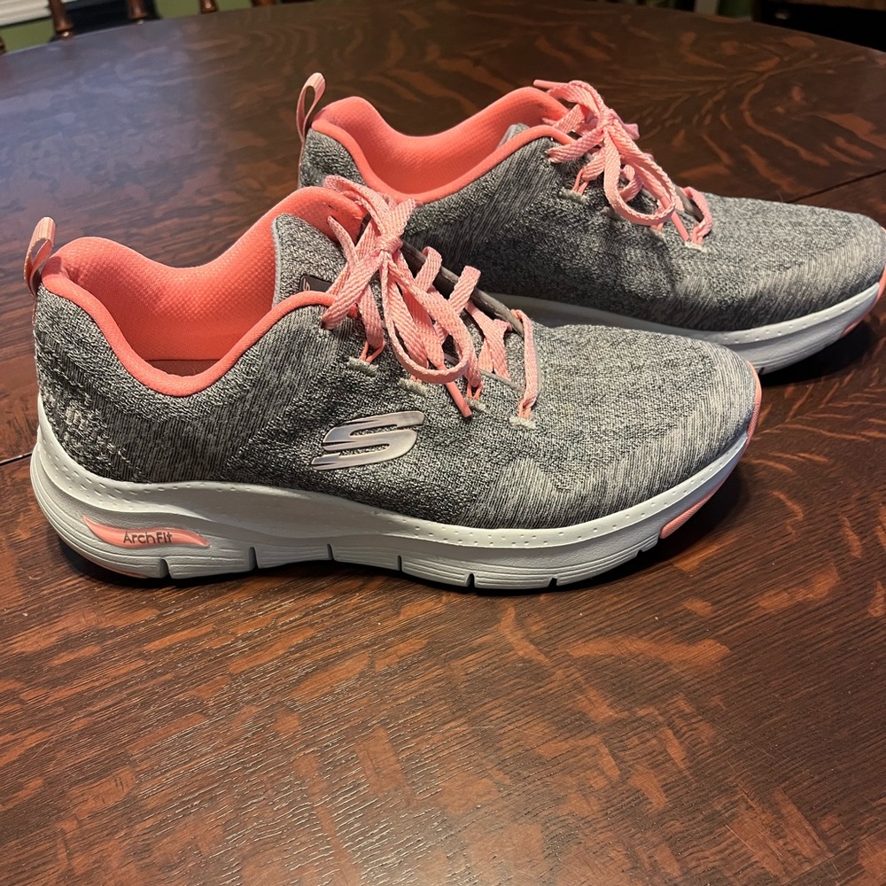 Skechers Arch Fit
